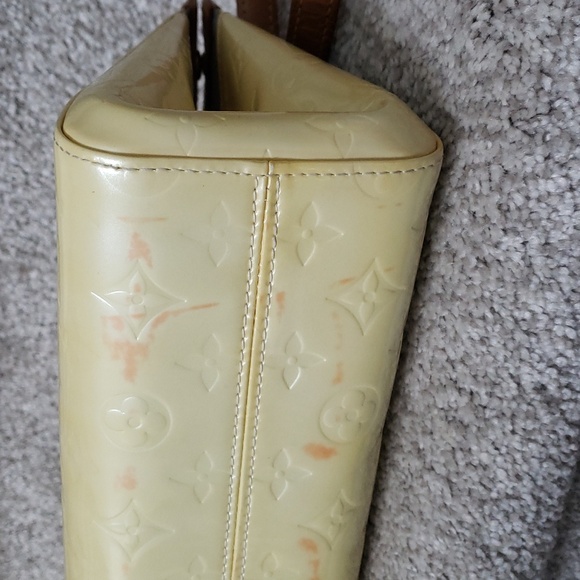 Louis Vuitton Yellow Vernis Roxbury 2 way Authentic - Picture 6 of 13